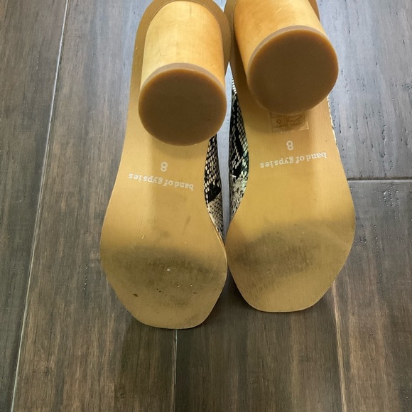 Band Of The Gypsies Animal Print Vegan Leather Ankle Strap Sandal Heels Size 8 - Picture 5 of 8